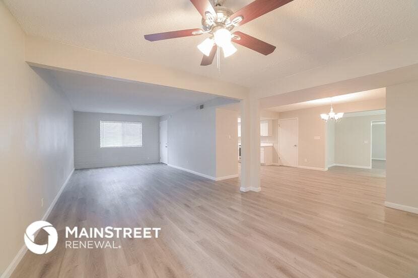 Building Photo - 1541 E Flower Cir