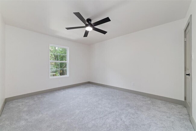 Building Photo - 11931 S Red Cedar Cir