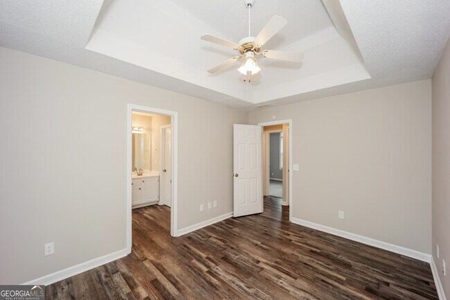 Building Photo - 4050 Robin Cir