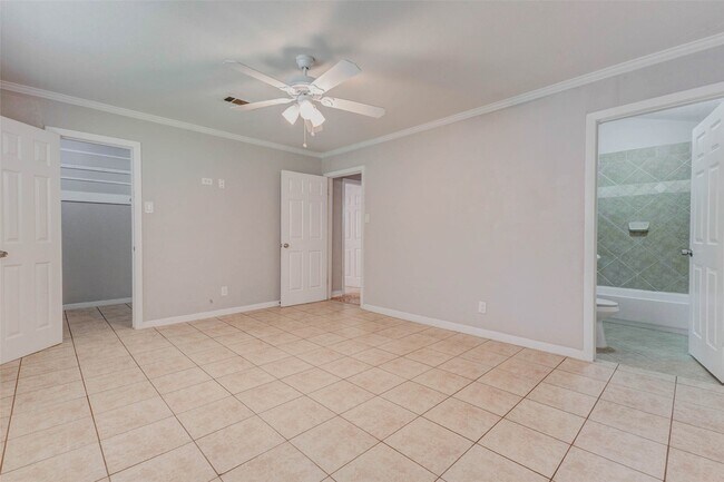 Building Photo - 6751 Richwood Rd