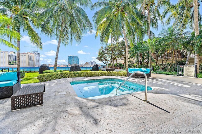 Building Photo - 550 Okeechobee Blvd
