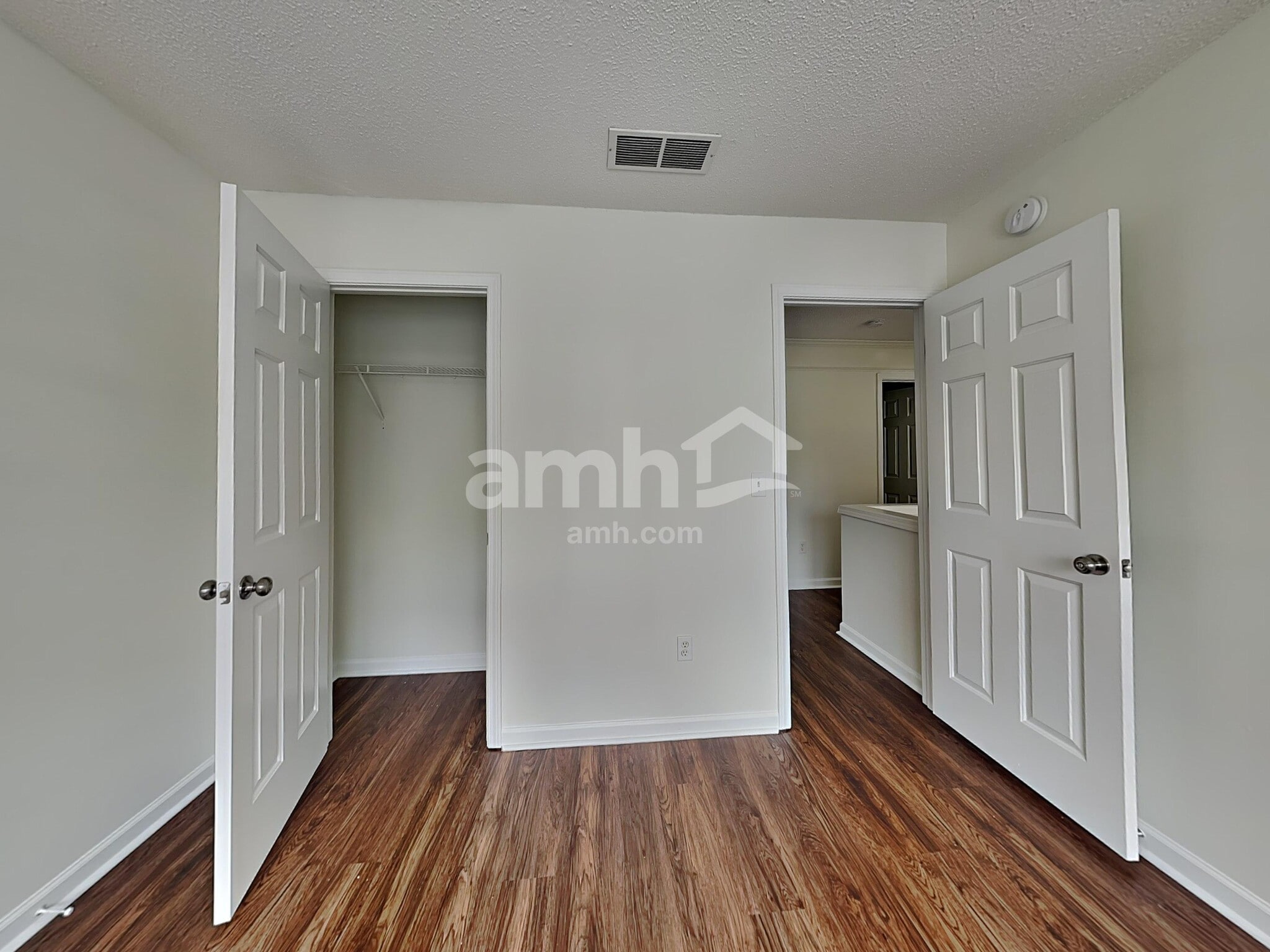 Building Photo - 105 Bay Hill Dr