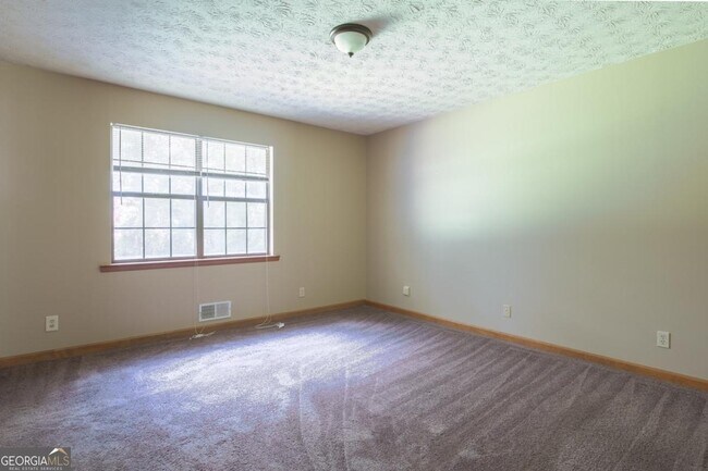 Building Photo - 310 Summerwood Ln