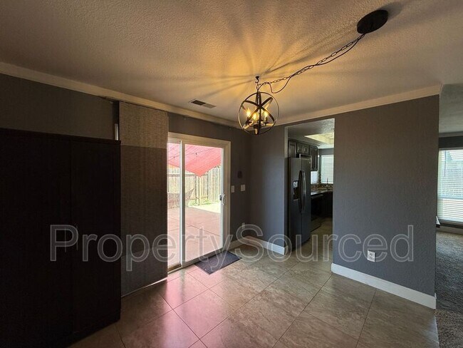 Building Photo - 856 Nottingham Dr