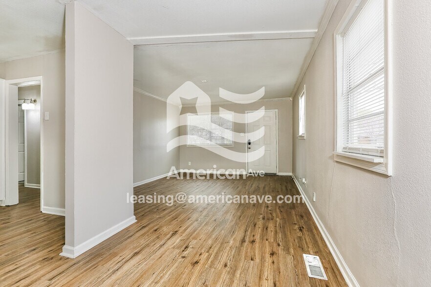 Building Photo - 7801 Bradley Dr