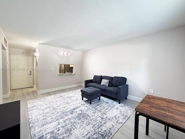 Building Photo - 8601 SW 68th Ct