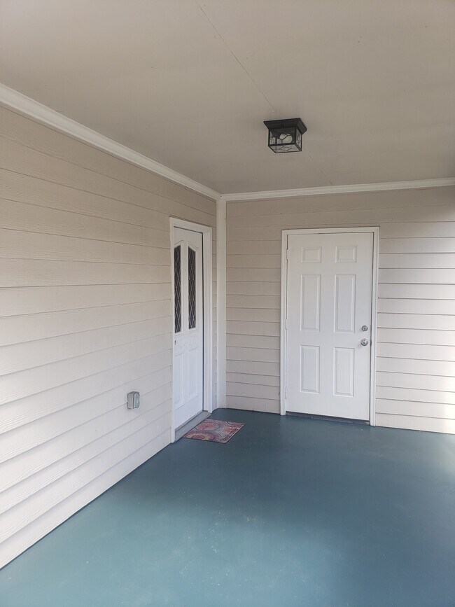 Patio - 1735 King Dr