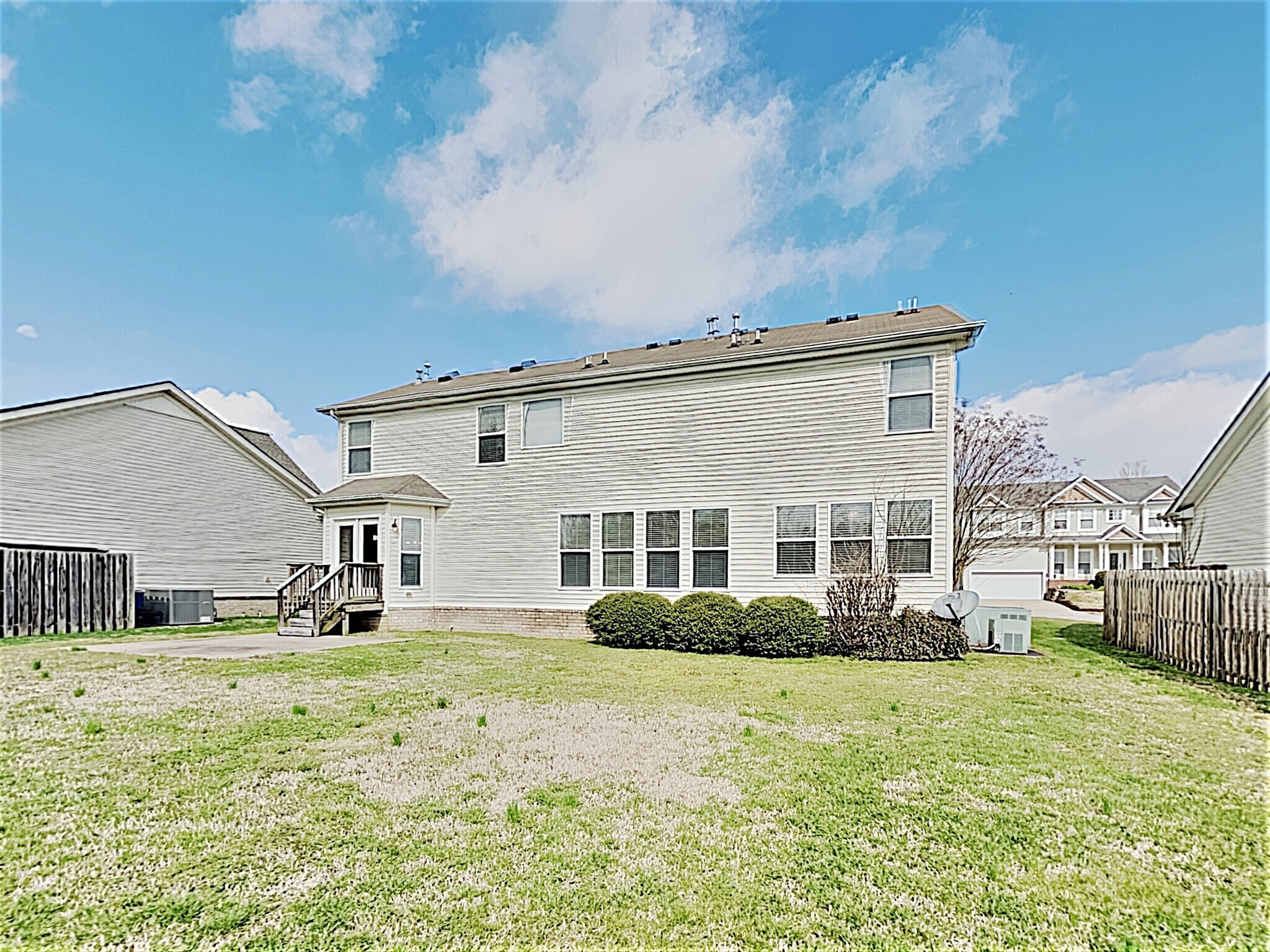 Building Photo - 158 Vintage Cir