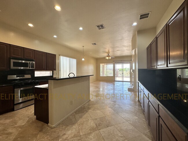 Building Photo - 6166 N Placita San Agustin