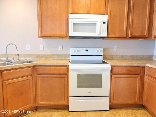 Building Photo - 415 Cabernet Pl