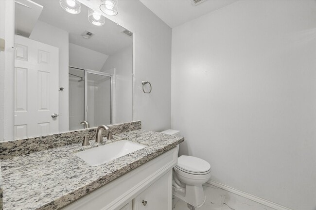 Building Photo - 1421 W 26th St