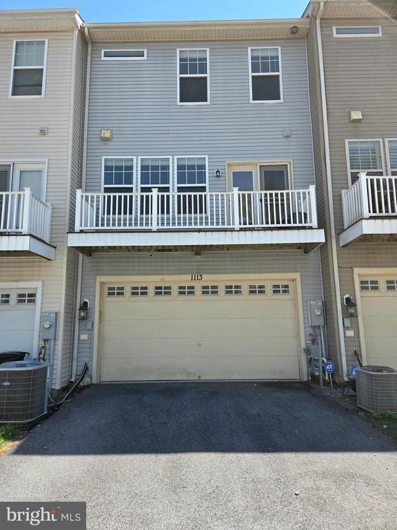 Building Photo - 1113 Red Hawk Way