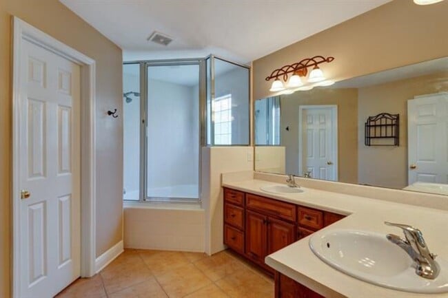 Building Photo - 3485 Barnstaple Dr