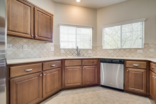 Building Photo - Spacious 3-Bedroom Home Featuring Downstai...
