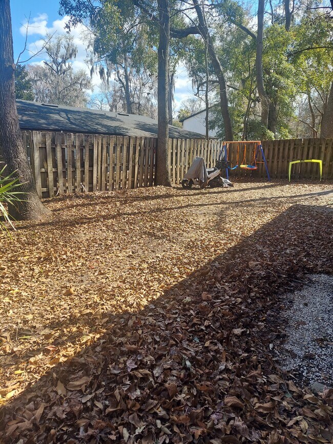 Building Photo - 915 SW 61st St