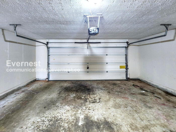 Building Photo - 707 Cloverdale Dr