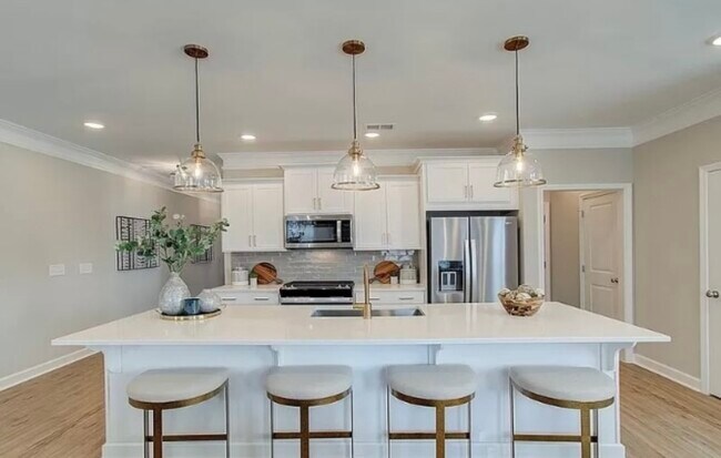 Kitchen - 1916 Allagash Ln