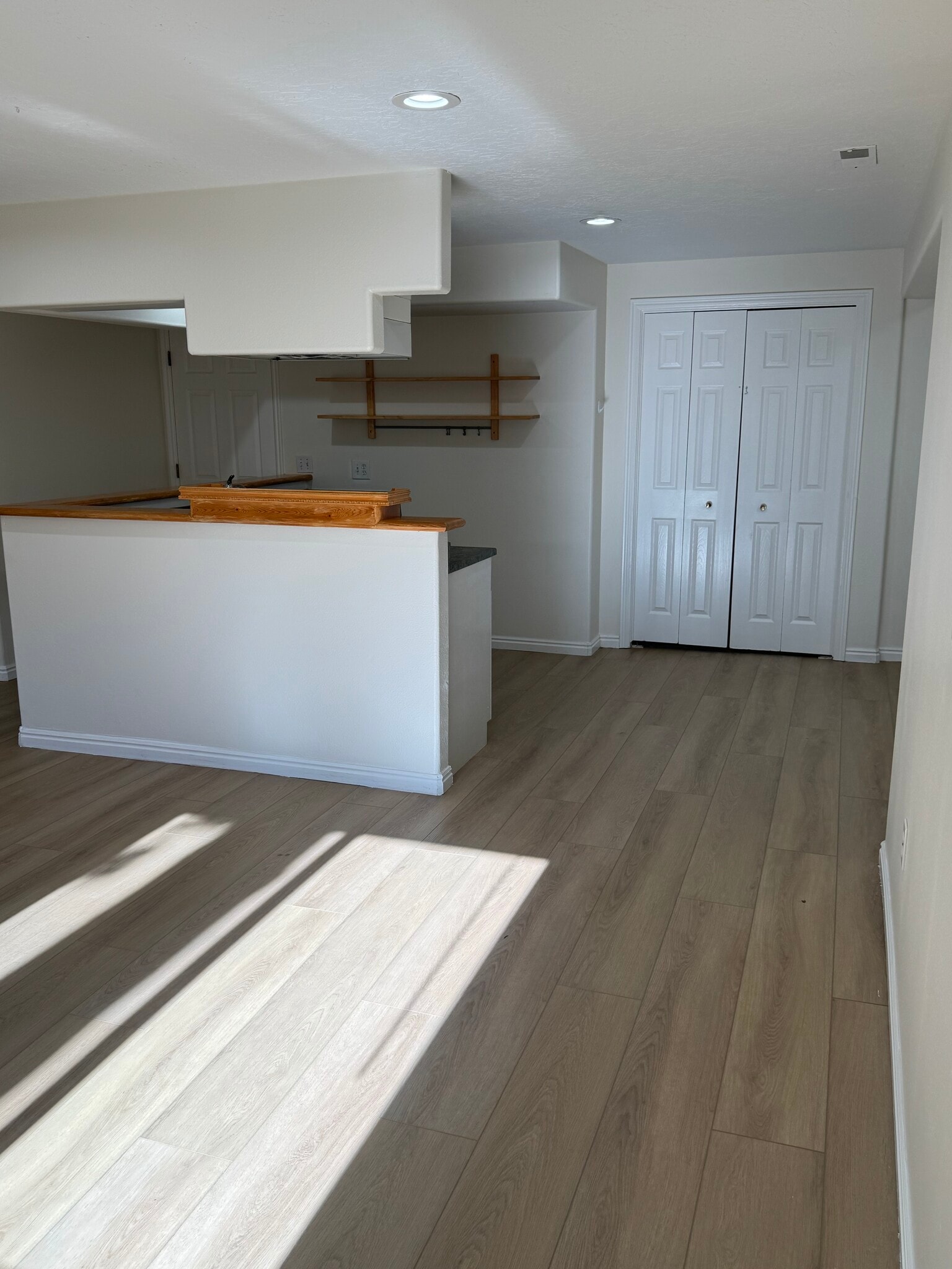 Building Photo - 1117 E 200 S