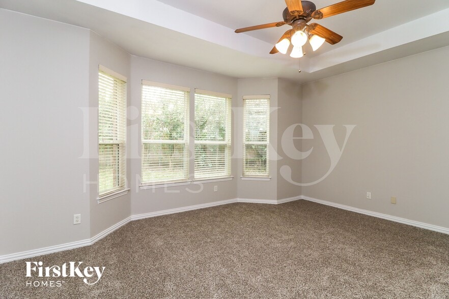 Building Photo - 5228 Estrella Ln