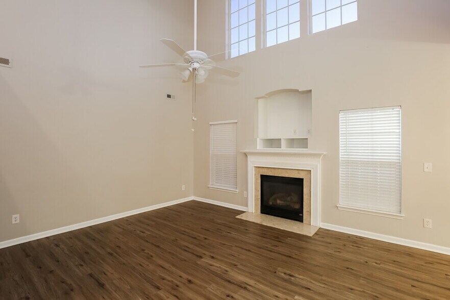 Building Photo - 7215 Hathaway Ct