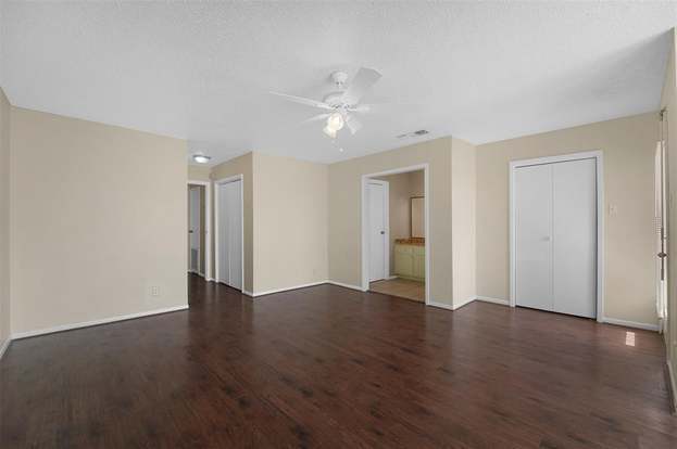 Building Photo - 8416 Seawall Blvd