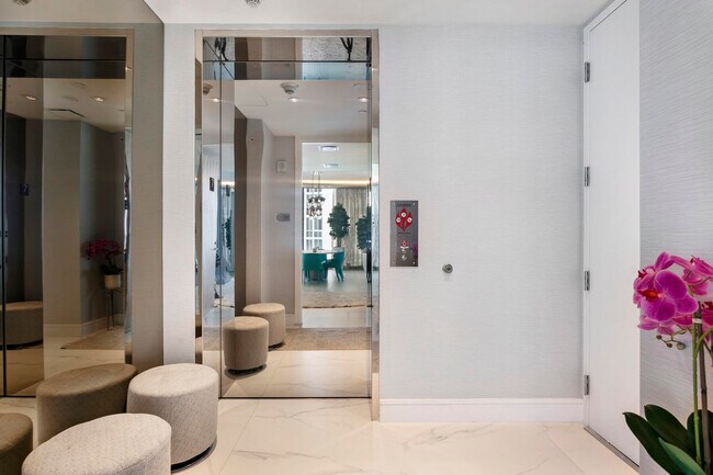 Building Photo - 15701 Collins Ave