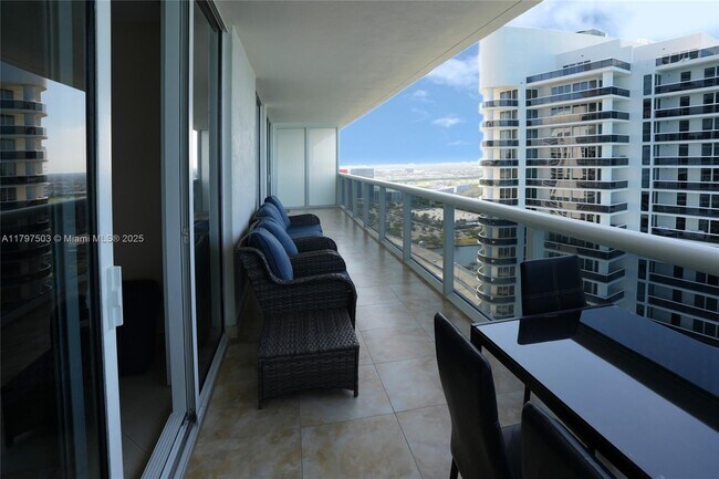 Building Photo - 1830 S Ocean Dr