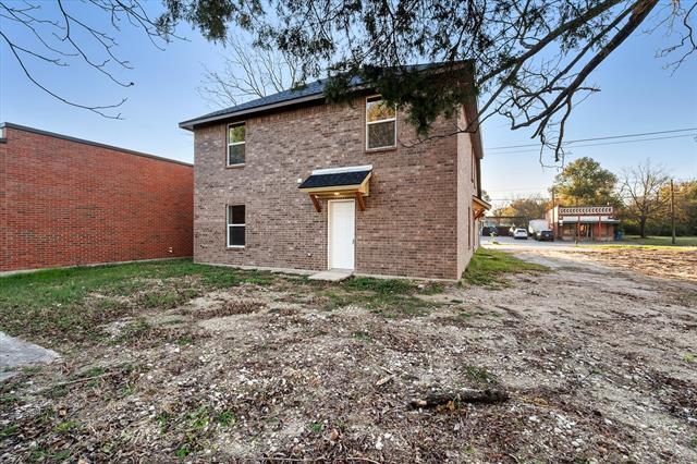 Building Photo - 2004 W 2nd Ave