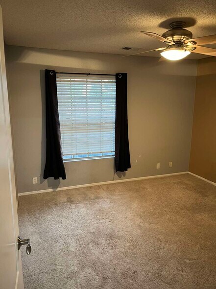 Building Photo - 10808 Aderman Ave