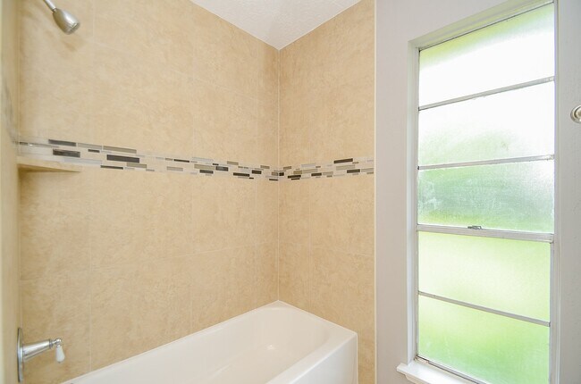 Building Photo - 8319 Bird Run Dr
