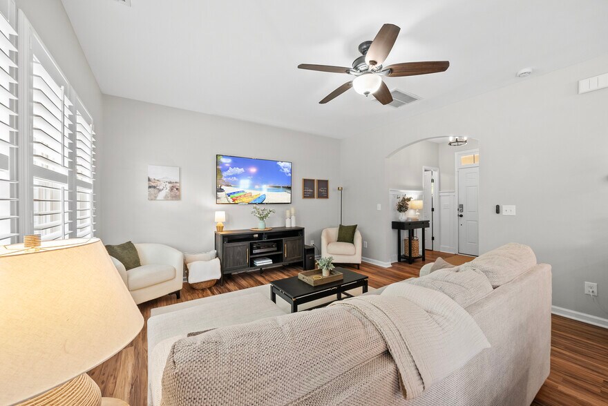 Building Photo - 919 Award St
