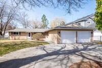 Building Photo - 607 N 16th St