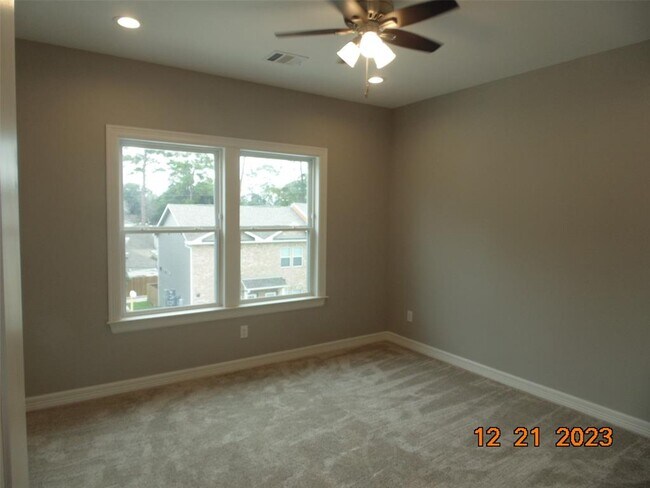 Building Photo - 5262 Ella Blvd