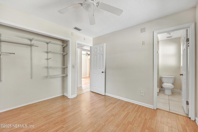 Building Photo - 2930 Wycombe Dr W