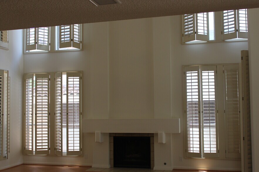 Building Photo - 629 Edith Way