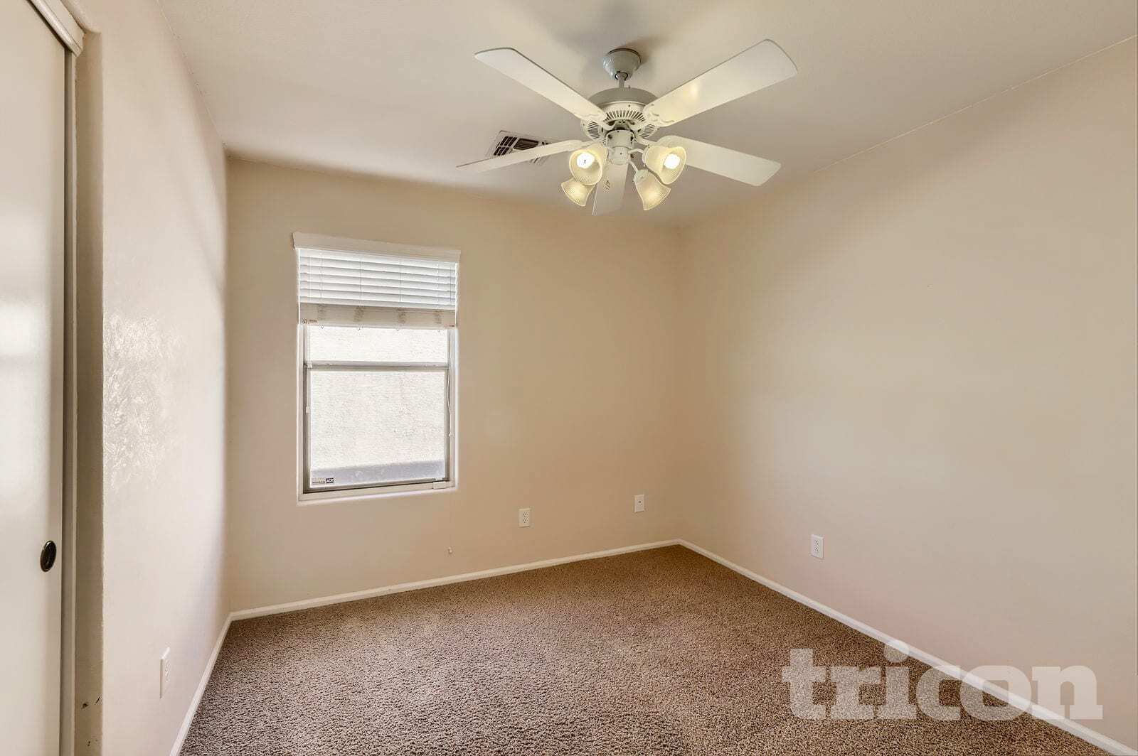 Building Photo - 7806 S 47th Ln