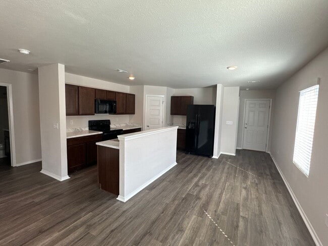 Building Photo - *Pre-leasing* Three Bedroom | Two Bath Hom...