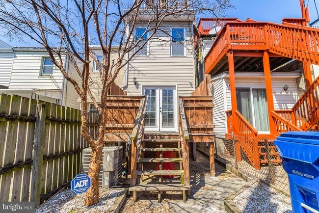 Building Photo - 2933 Fait Ave