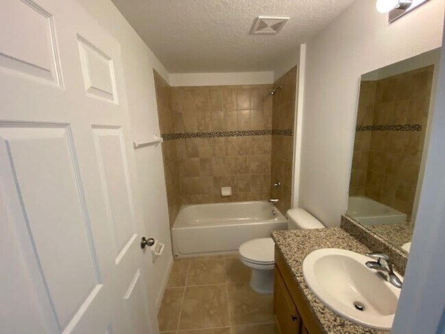 Building Photo - 27 Pony Ln