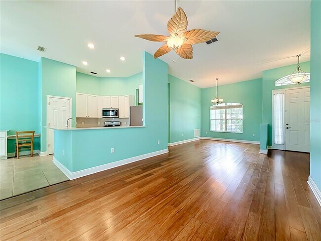 Building Photo - 2947 Majestic Isle Dr
