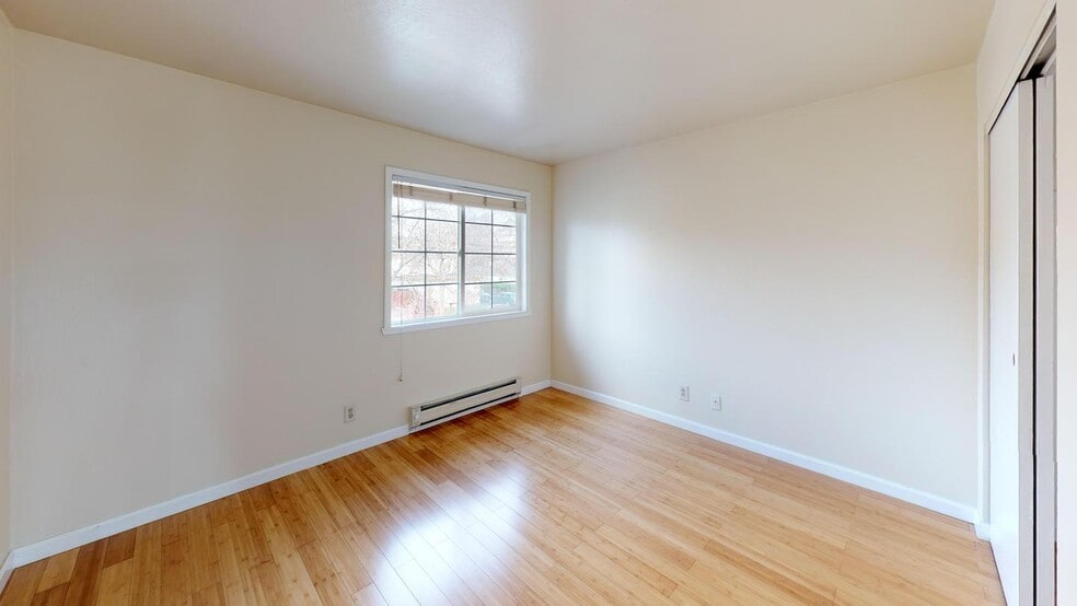 Building Photo - 702 Cassia St