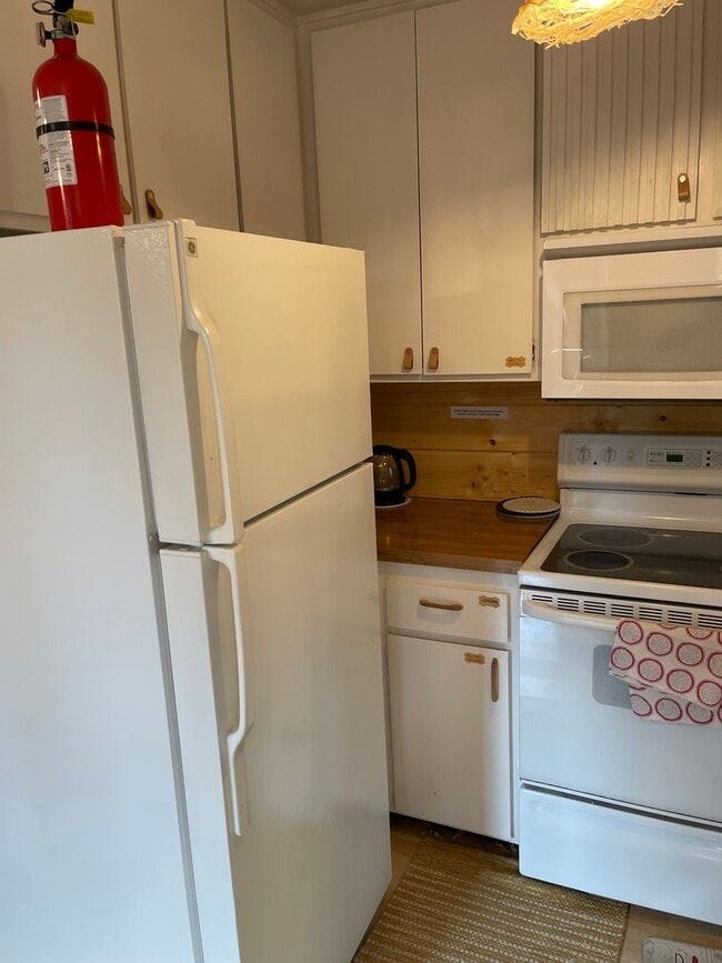 Building Photo - Nice condo near Heavenly available now!