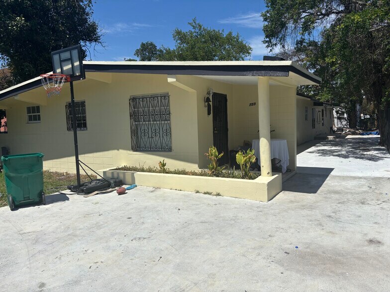 Building Photo - 759 NW 69th St