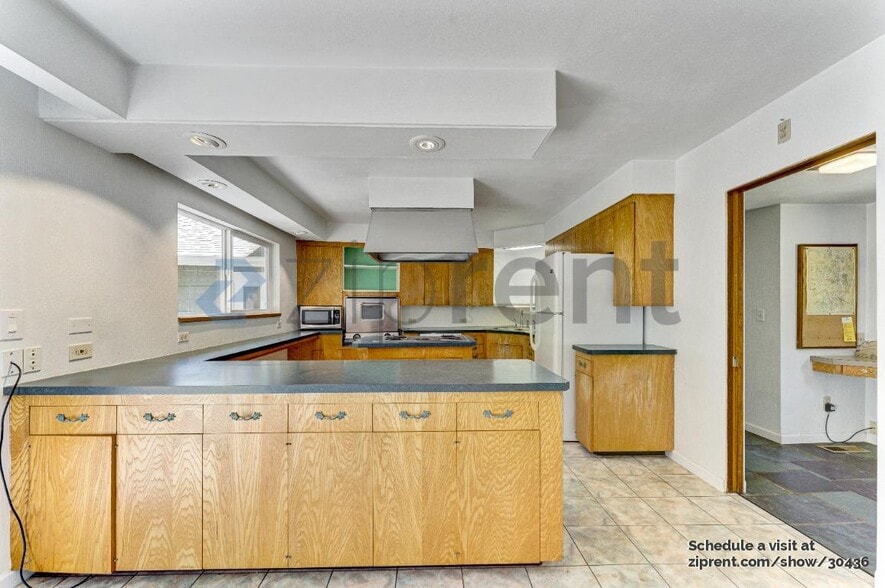 Building Photo - 1168 NW Sunlit Ln