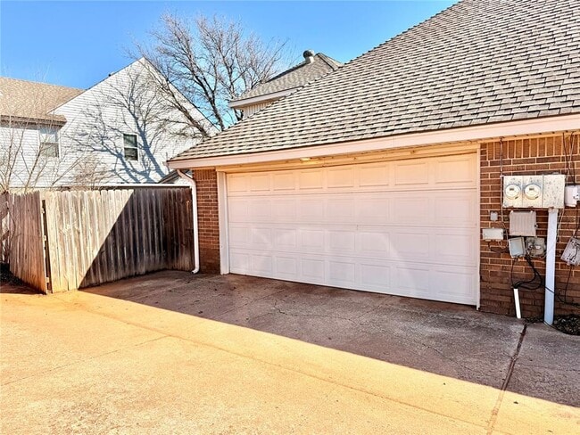 Building Photo - 12007 Shady Trail Ln