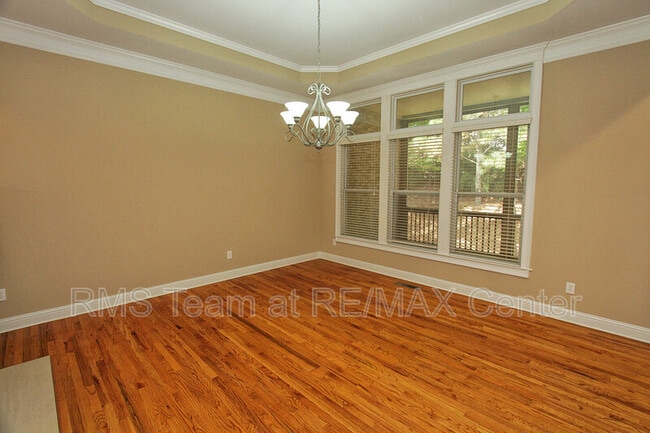 Building Photo - 3029 Woodwalk Dr