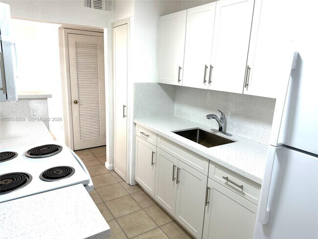 Building Photo - 7256 SW 94th Pl