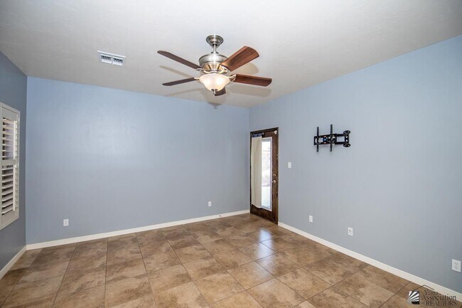 Building Photo - 11319 S Sally Dr