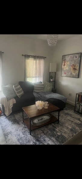 Building Photo - 46 Mary Ave