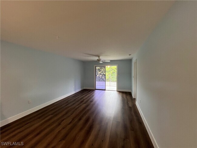 Building Photo - 146 Cypress Way E